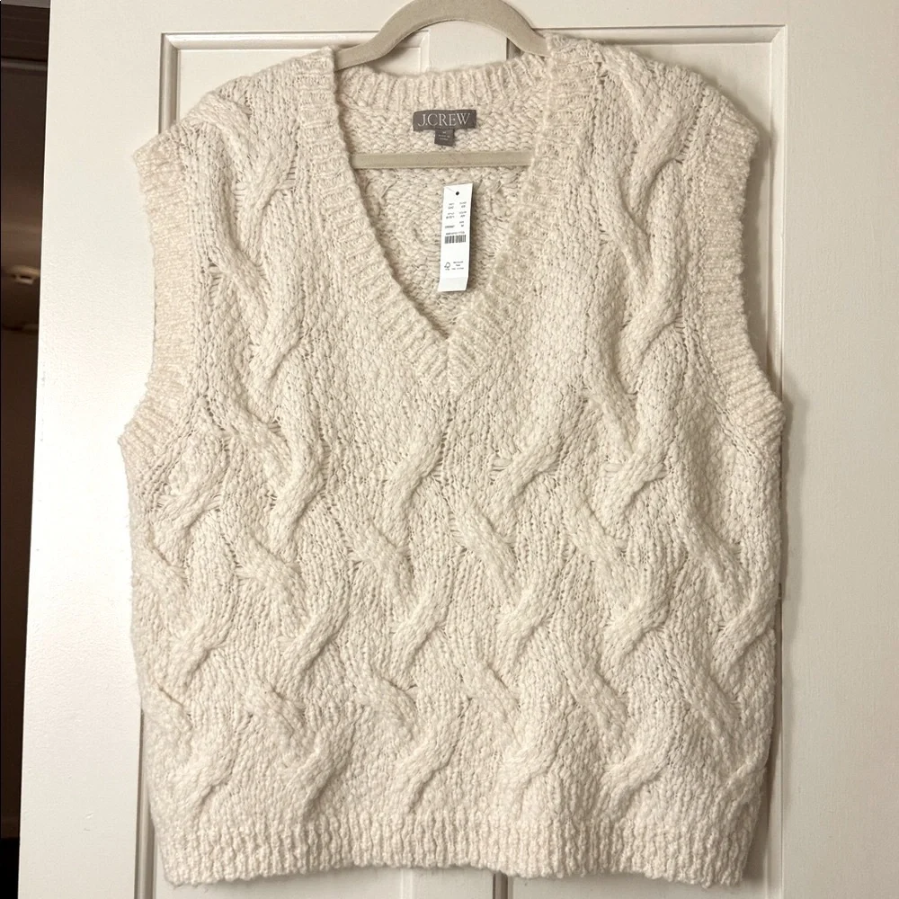 J.Crew Relaxed cable knit V neck sweater vest BV371